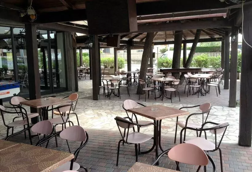 فندق Quadrifoglio