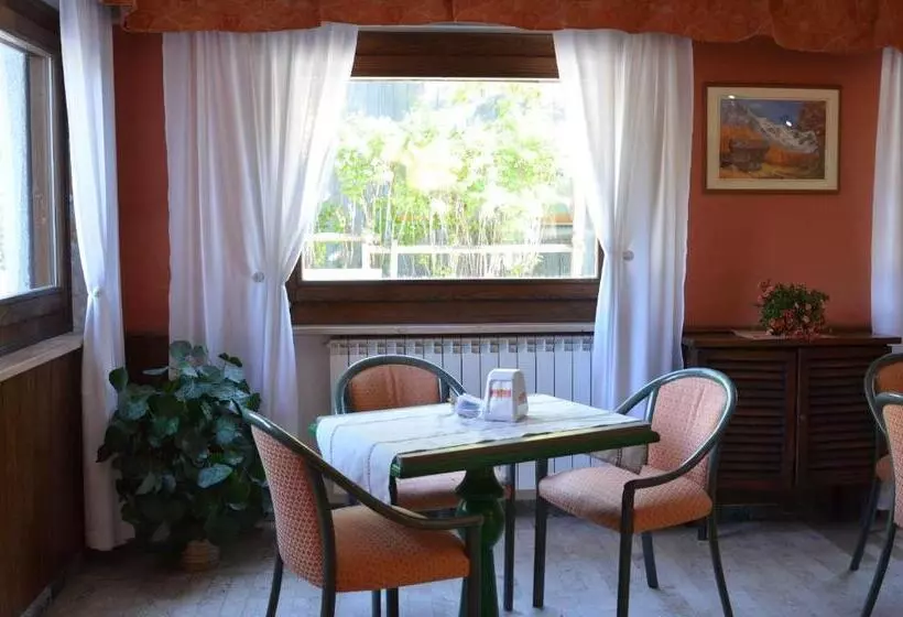 Hotel Rosa Serenella