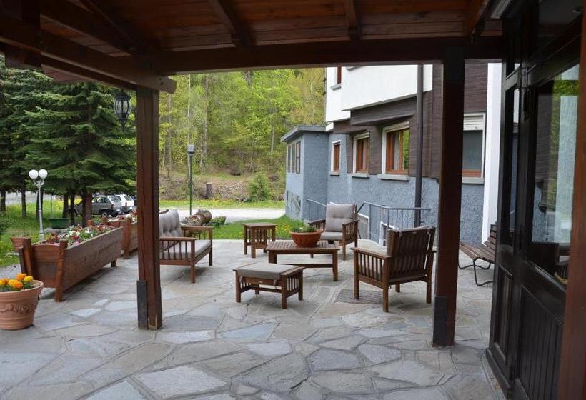 هتل Rosa Serenella