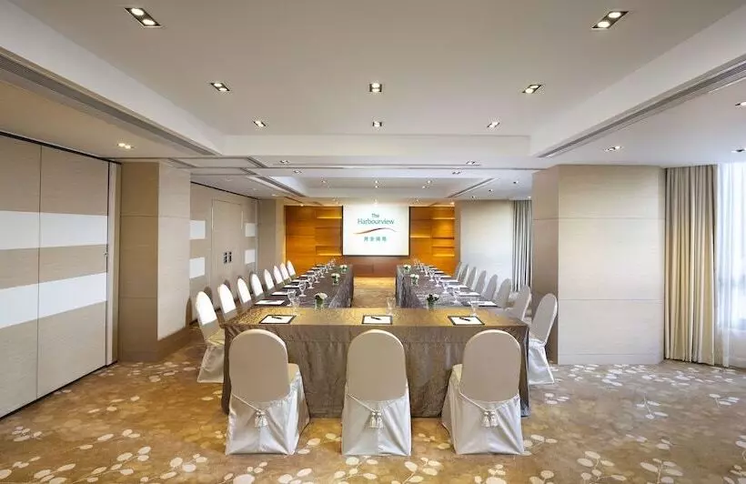 هتل The Harbourview   Chinese Ymca Of Hong Kong