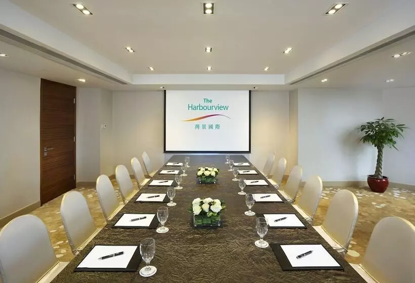 هتل The Harbourview   Chinese Ymca Of Hong Kong