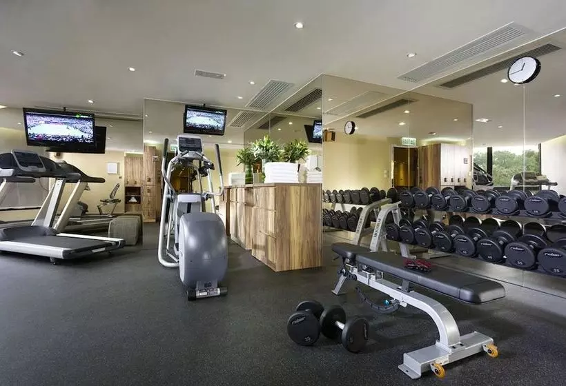 هتل The Harbourview   Chinese Ymca Of Hong Kong