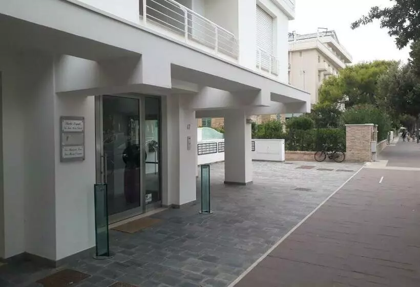 Fronte Mare Centrale Riviera Palace Giulianova Apartment Nei Mesi Di Luglio E Agosto Prenotazioni So