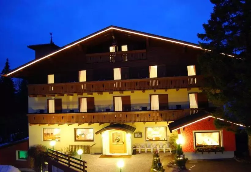 Hotelli Albergo Villa Cristina