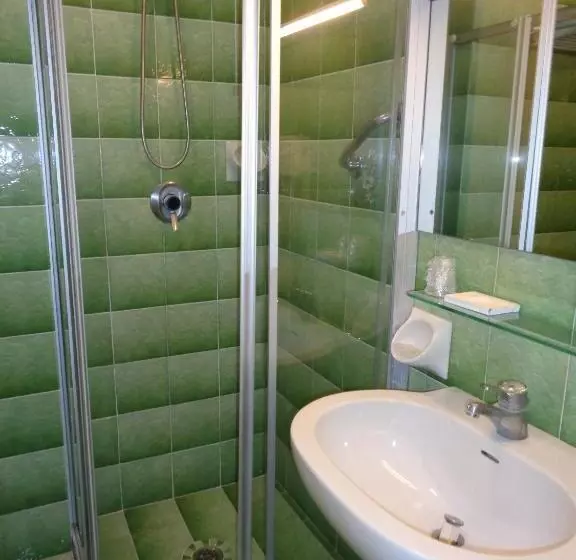 هتل Ambasciatori Palace