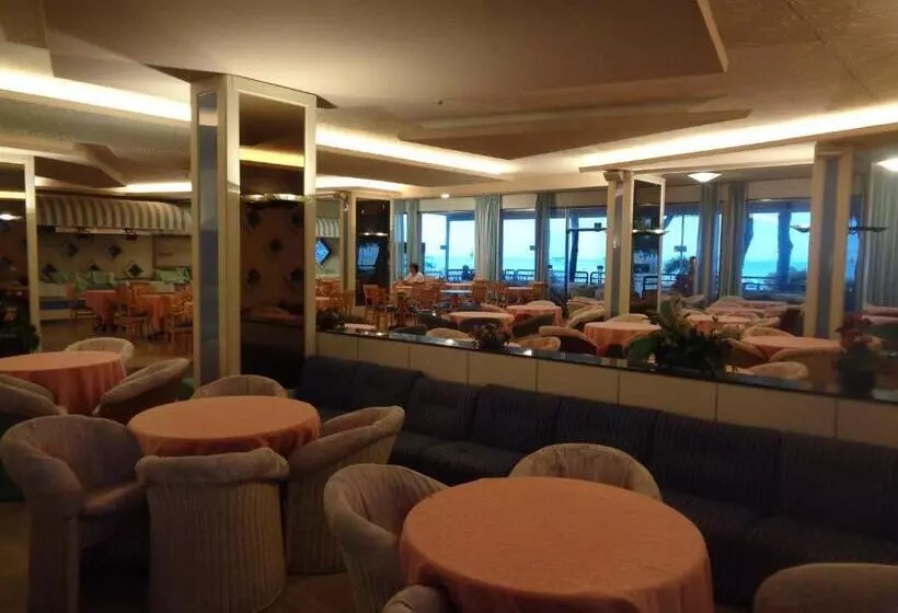 هتل Ambasciatori Palace