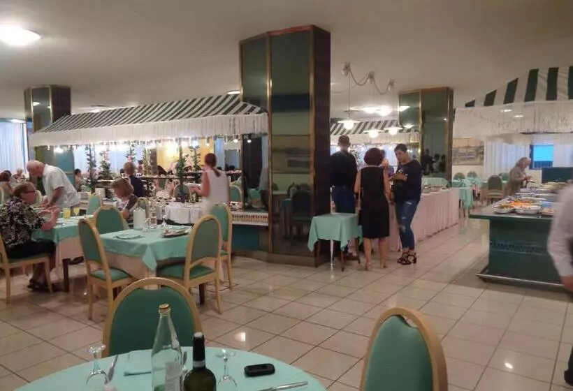 هتل Ambasciatori Palace