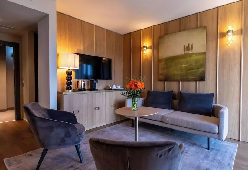 Hotelli Columbus Urban Resort