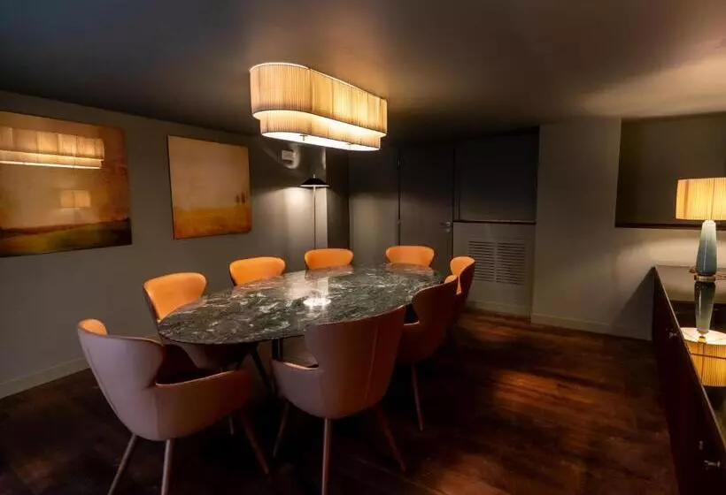 Hotelli Columbus Urban Resort