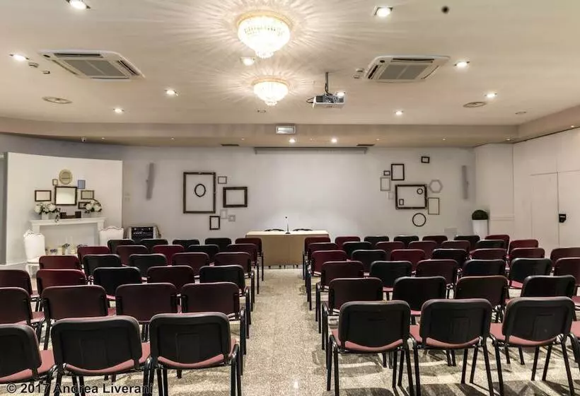 호텔 Donatello Imola