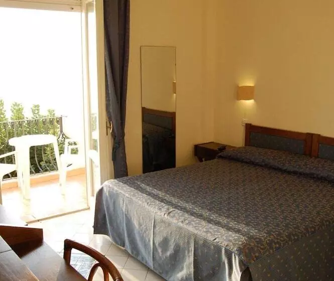 Hotel Giardino Sul Mare