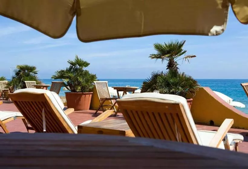 هتل Miramare Di Varigotti