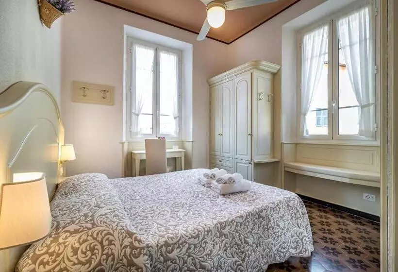 هتل Miramare Di Varigotti