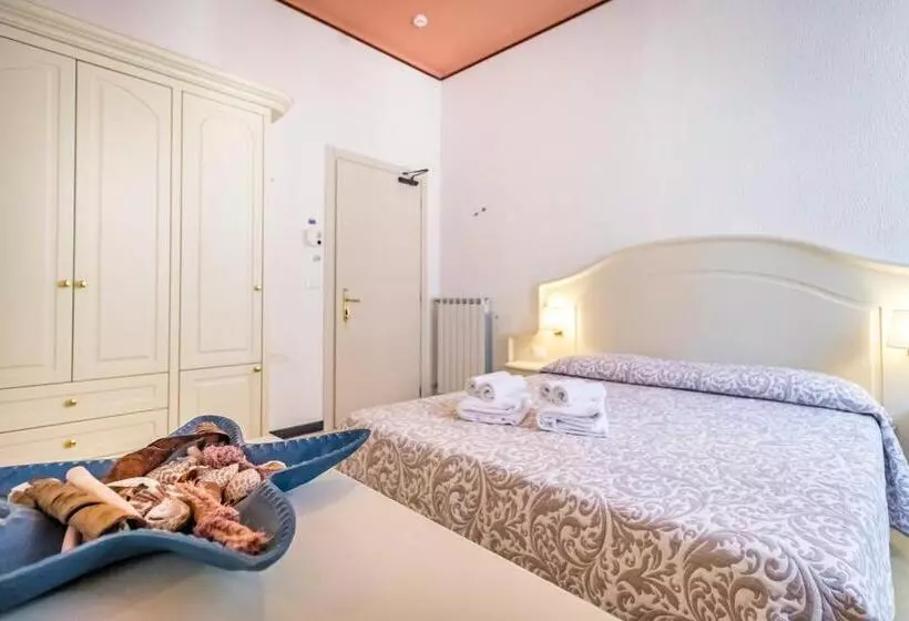 هتل Miramare Di Varigotti