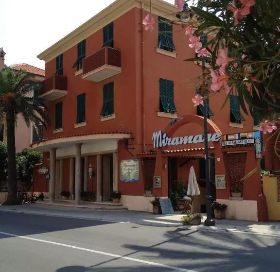 هتل Miramare Di Varigotti