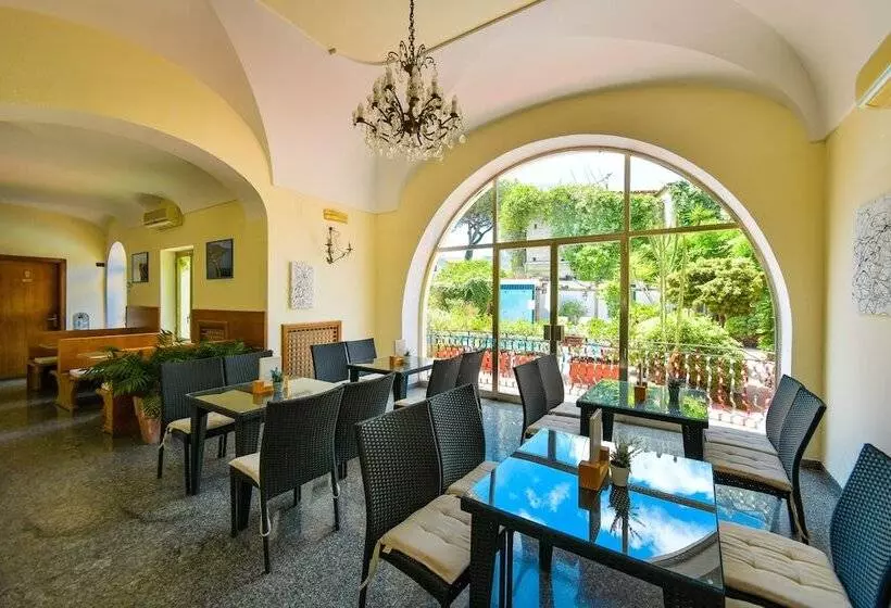 בית מלון כפרי Pineta