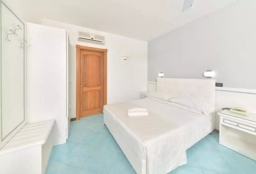 בית מלון כפרי Pineta