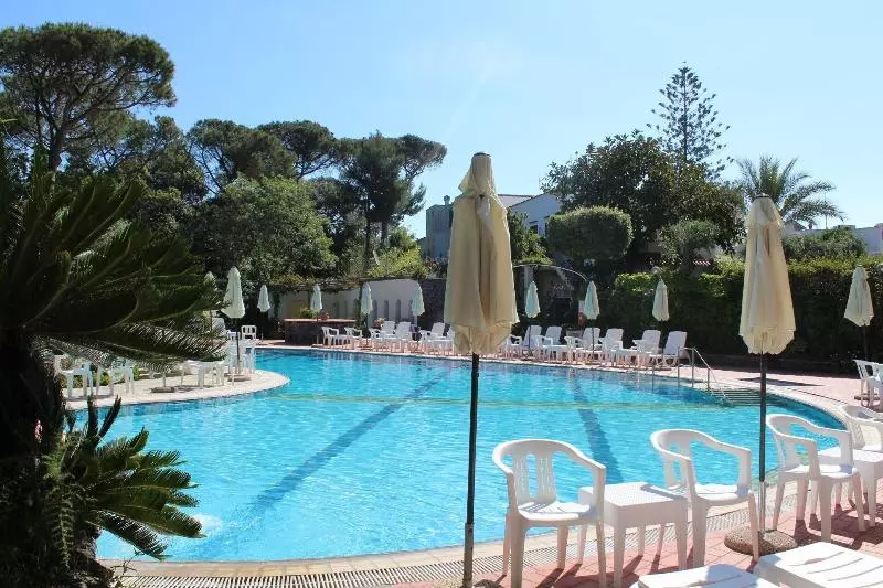 בית מלון כפרי Pineta