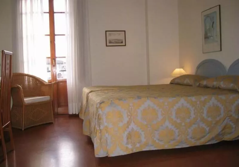 هتل Residence Palazzo Ricasoli