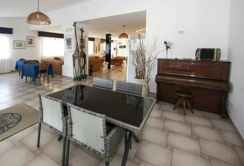 Отель Santa Caterina