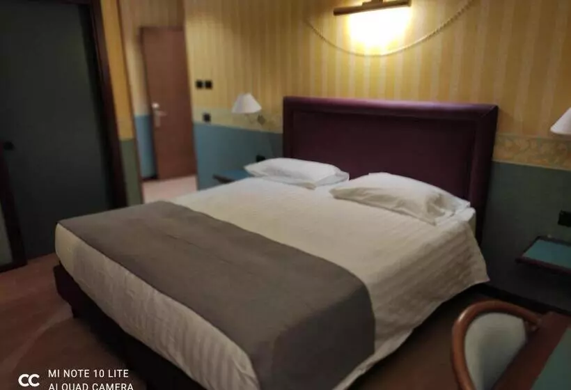 膳宿费 Val Del Rio