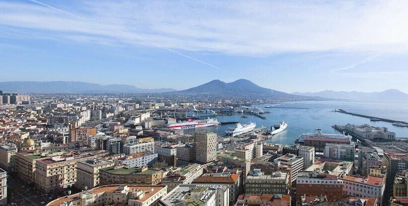هتل NH Napoli Panorama