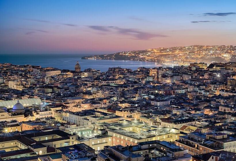 هتل NH Napoli Panorama