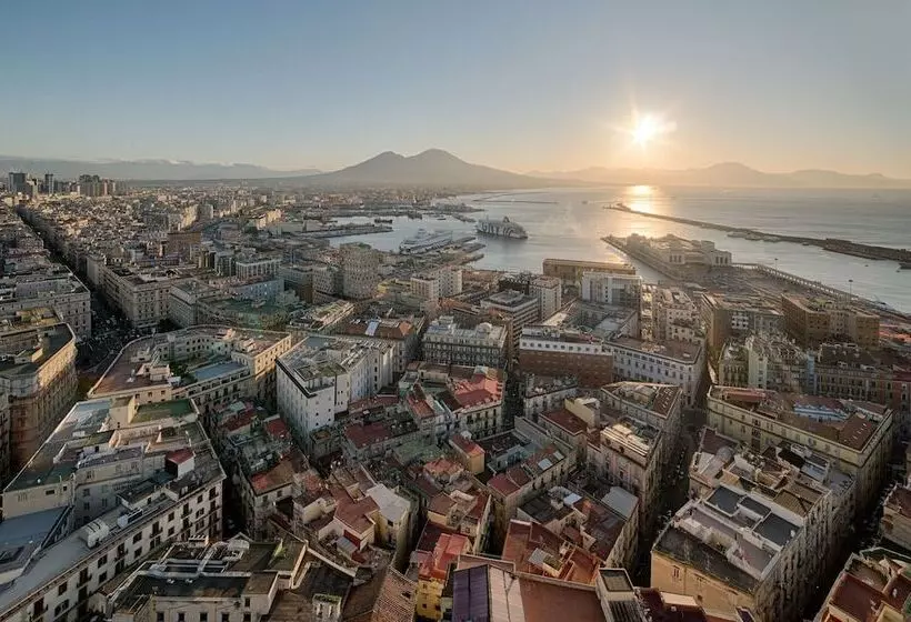 Отель NH Napoli Panorama