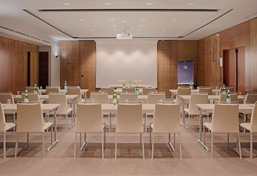 هتل NH Napoli Panorama