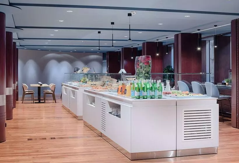 Отель NH Napoli Panorama