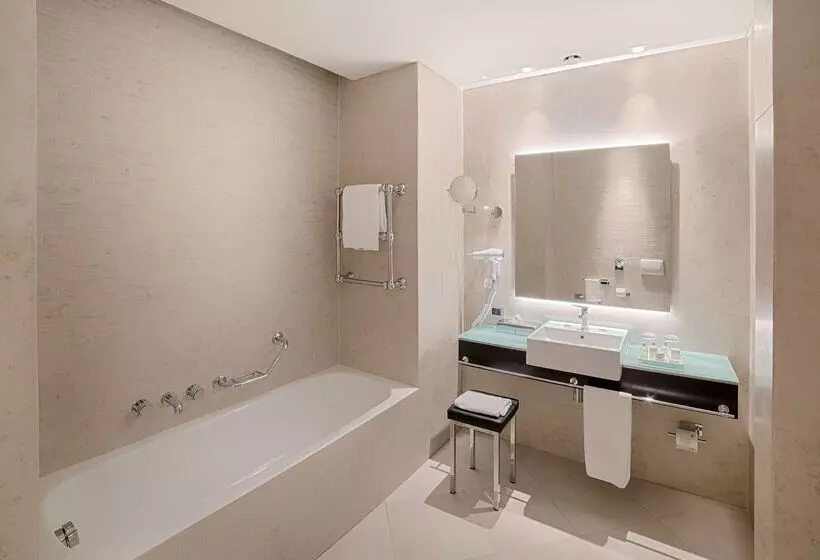 Отель NH Napoli Panorama