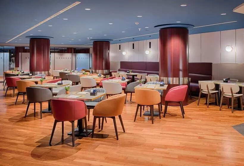 Отель NH Napoli Panorama