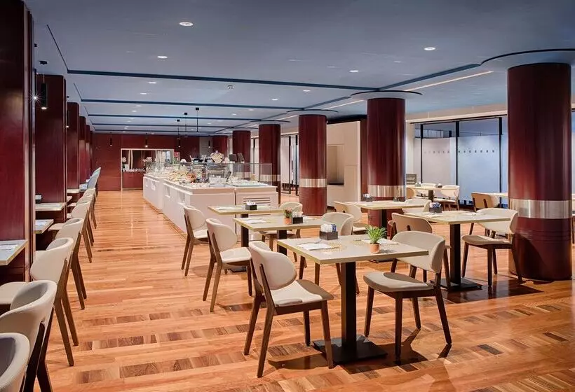 Отель NH Napoli Panorama