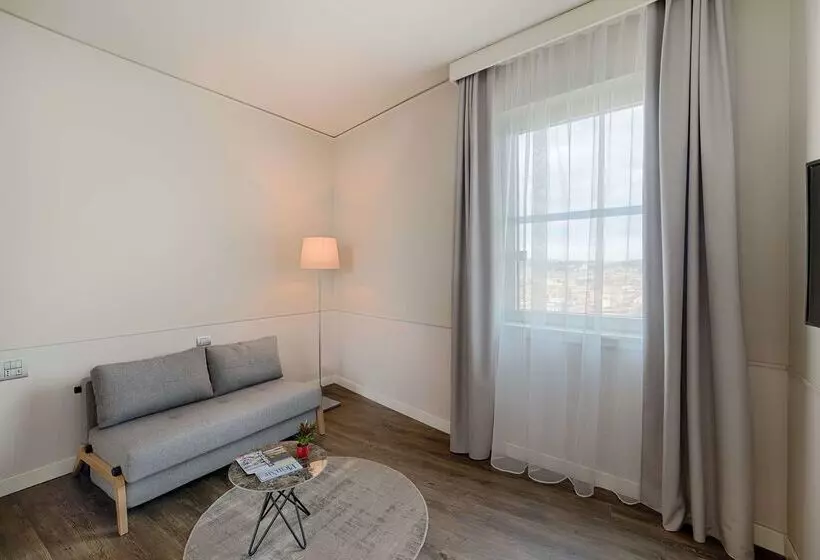 Отель NH Napoli Panorama