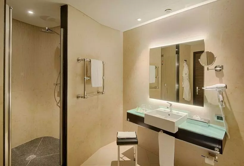 Отель NH Napoli Panorama