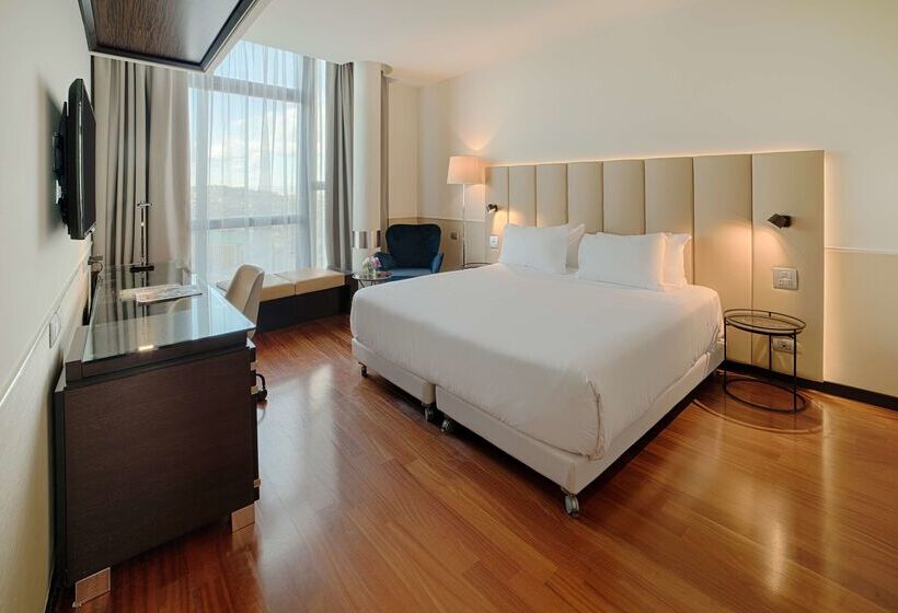 هتل NH Napoli Panorama