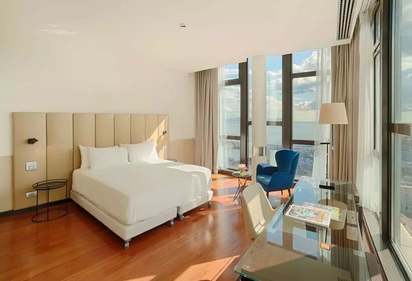 Отель NH Napoli Panorama