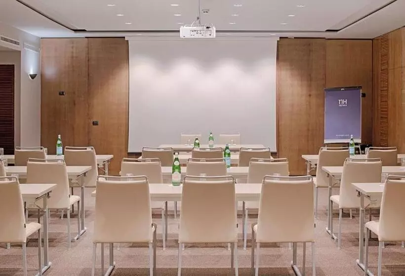 Отель NH Napoli Panorama