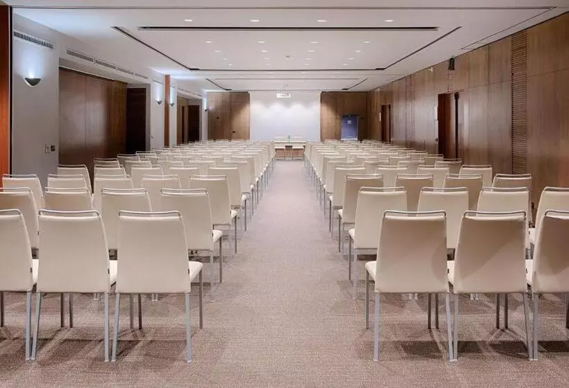 Отель NH Napoli Panorama