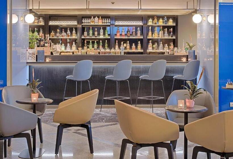 هتل NH Napoli Panorama