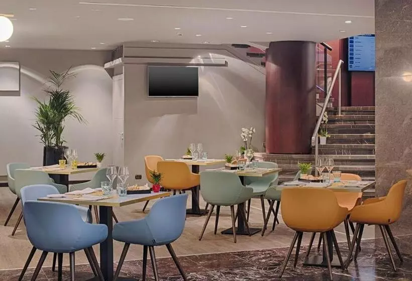 Отель NH Napoli Panorama