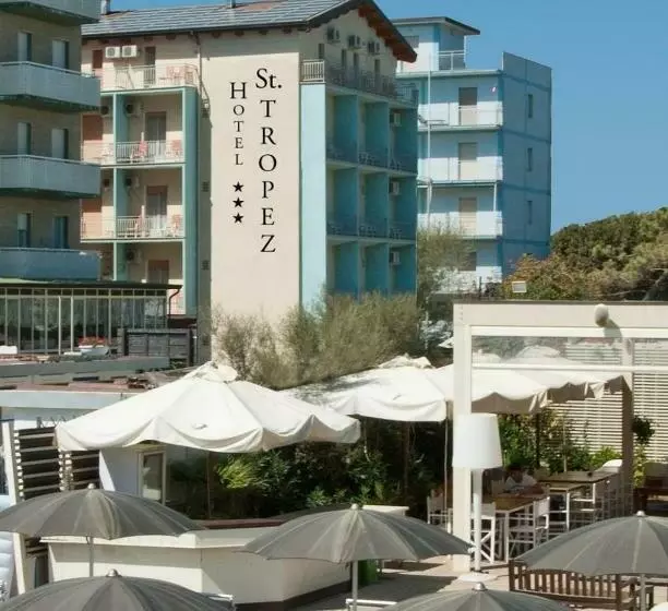 ホテル Saint Tropez Spa & Restaurant