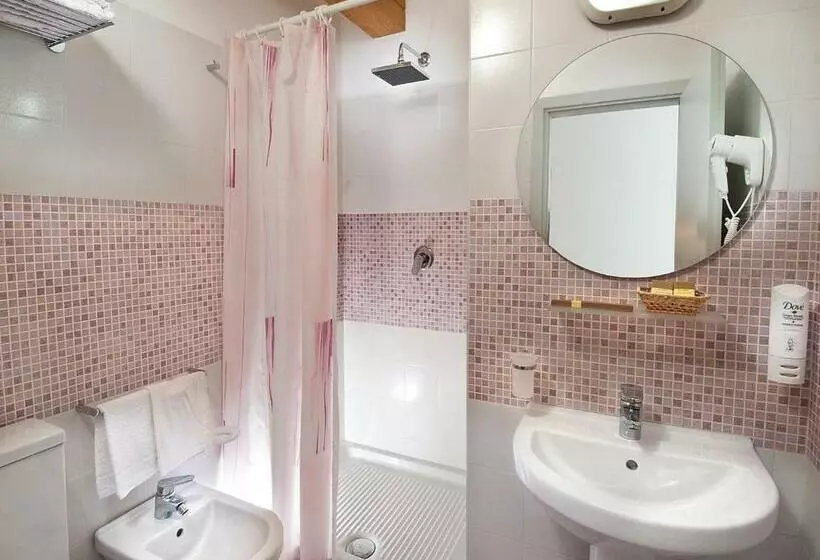 ホテル Saint Tropez Spa & Restaurant