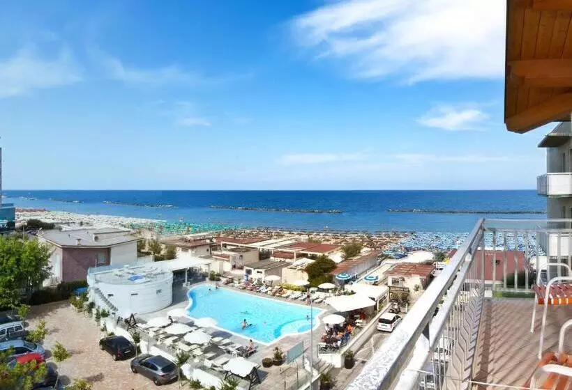 ホテル Saint Tropez Spa & Restaurant