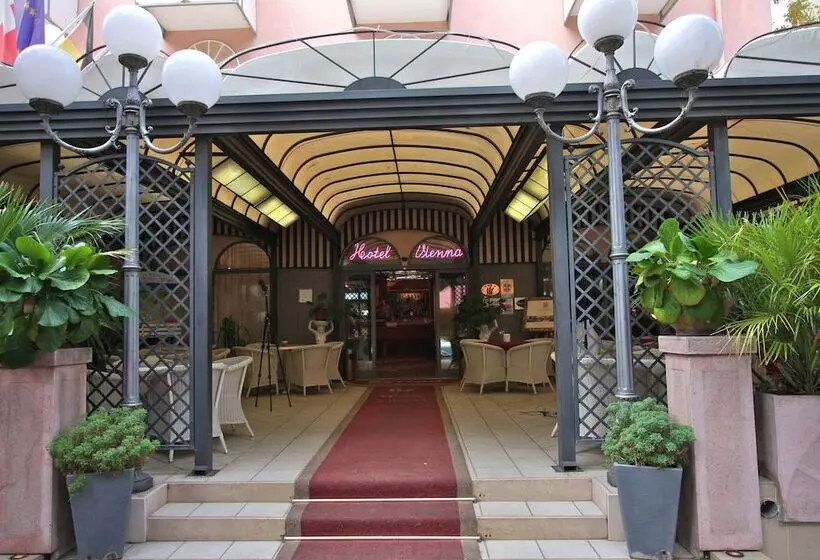 Hotelli Vienna Ostenda E Ristorante Il Danubio