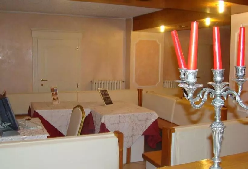 Hotelli Vienna Ostenda E Ristorante Il Danubio