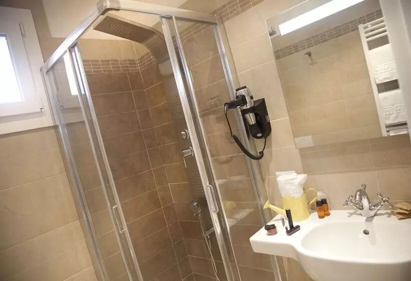 Hotelli Vienna Ostenda E Ristorante Il Danubio