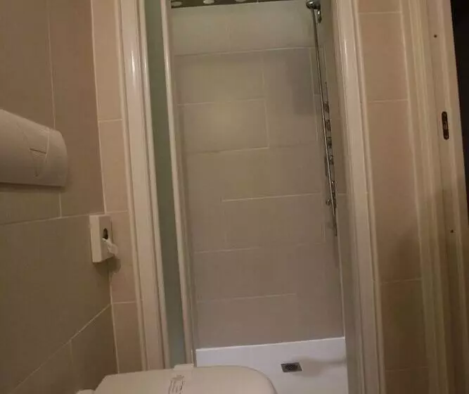 Hotelli Vienna Ostenda E Ristorante Il Danubio