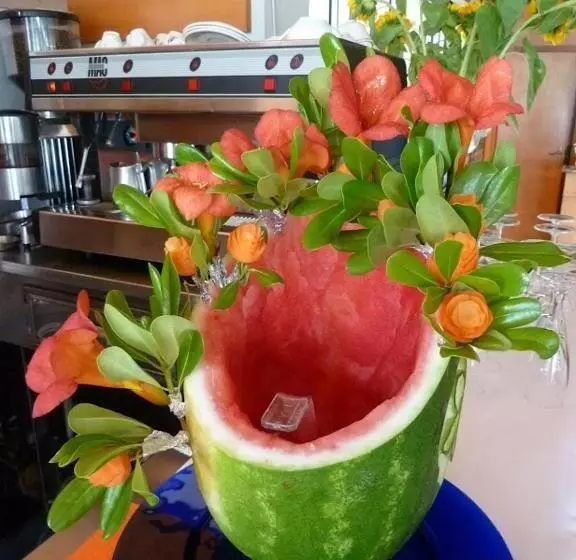 Отель Albergo Girasole Frontemare