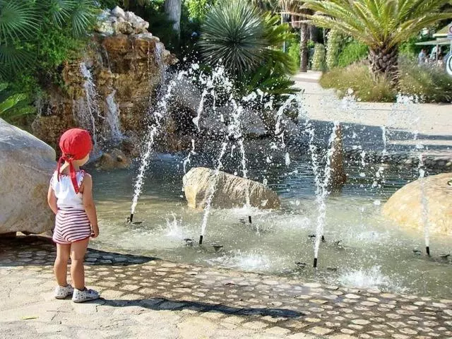 Отель Albergo Girasole Frontemare